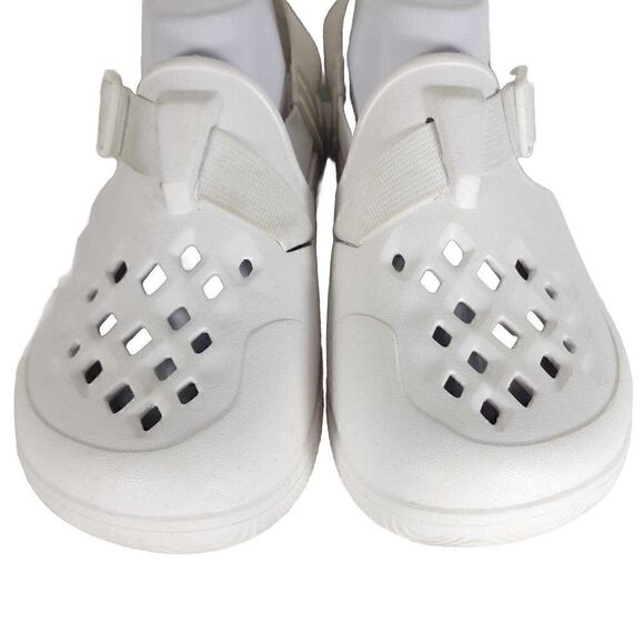 CHACO Women's Chillos US10 White Adjustable Strap Closed Toe Sandals Clogs - Picture 4 of 12